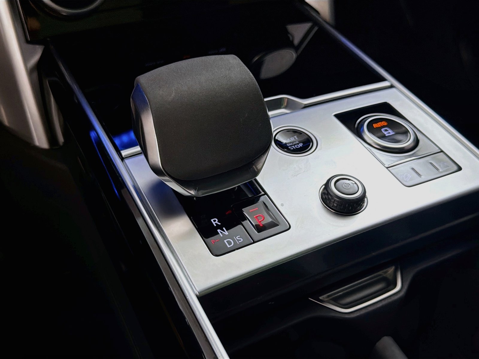 Used 2023 Santorini Black Metallic Land Rover Autobiography image 16