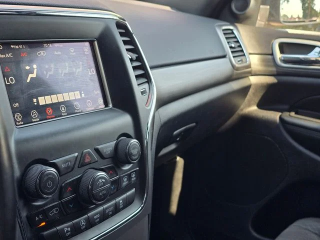 Used 2020 Gray Jeep Laredo E image 24