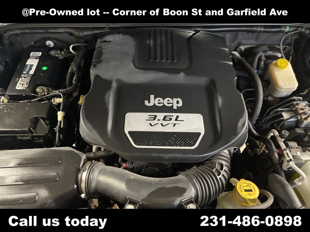 Used 2012 Black Jeep Unlimited Rubicon image 10