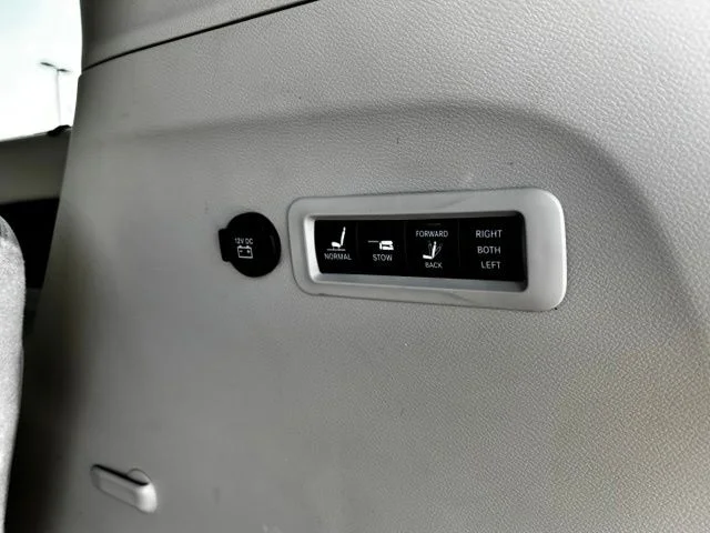 2020 Chrysler Pacifica Limited - Photo 30