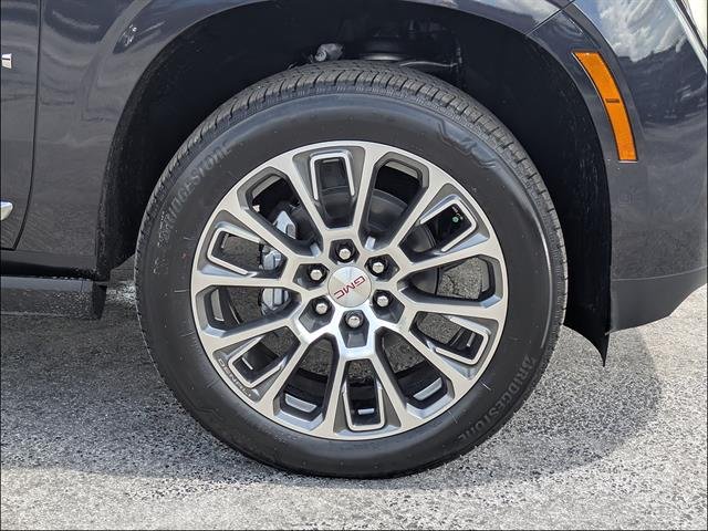 2026 GMC Yukon Denali - Photo 12