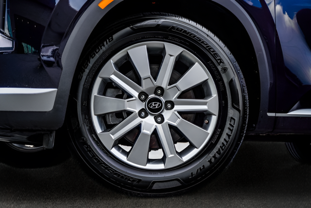 Certified Used 2025 White Hyundai SEL image 11