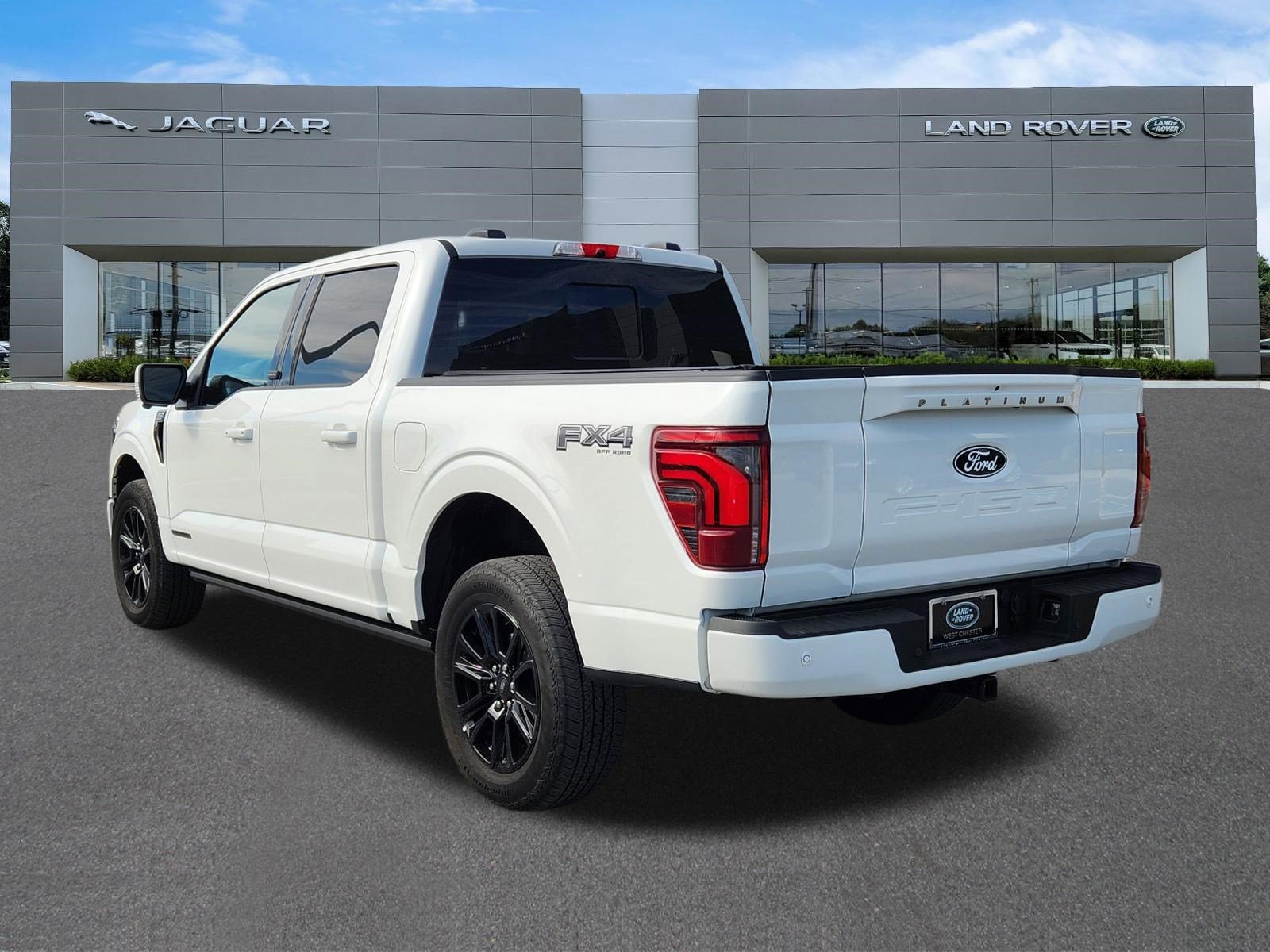 Used 2025 Star White Metallic Tri Coat Ford Platinum image 3