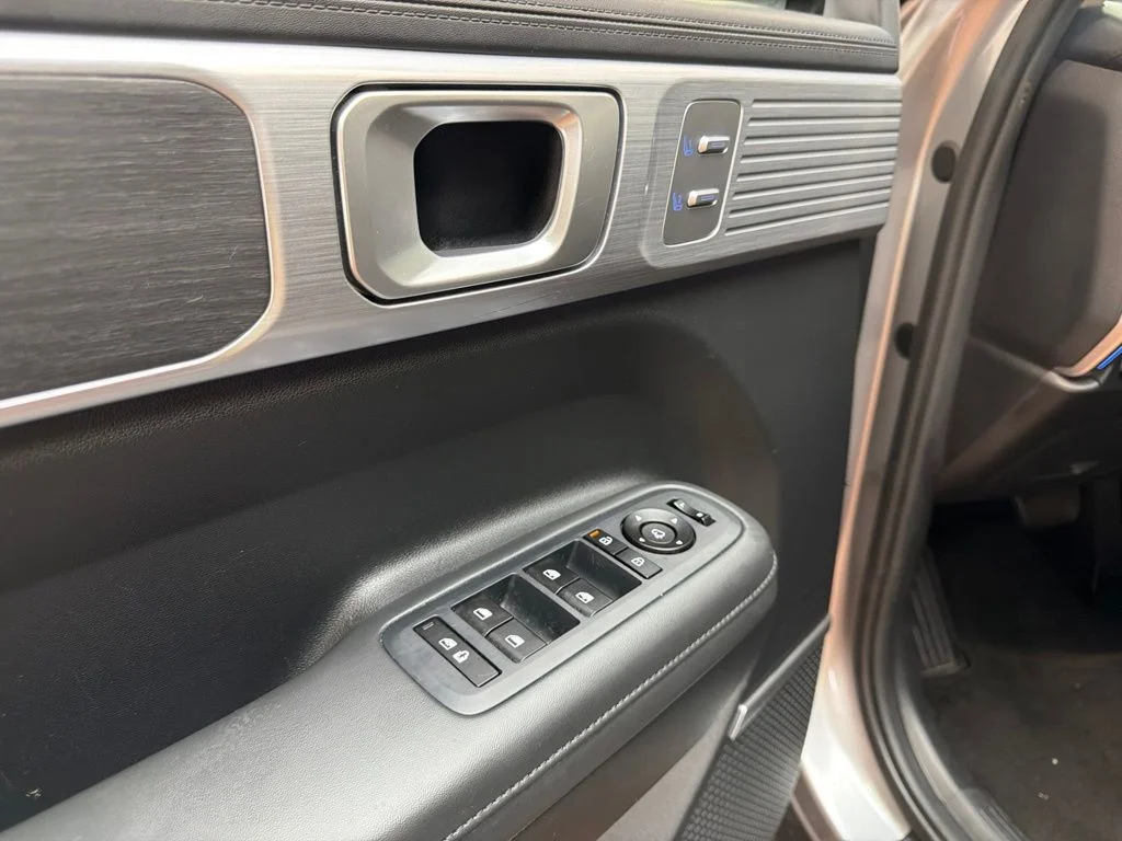 Used 2024 Shimmering Silver Hyundai Limited image 24
