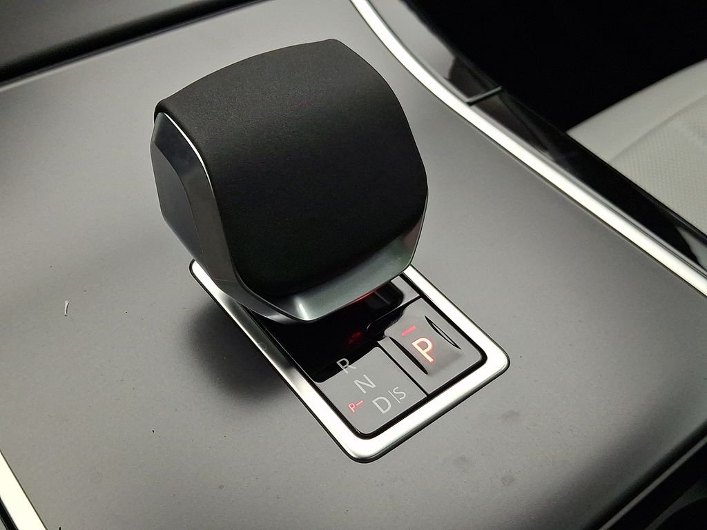 New 2026 Santorini Black Land Rover S image 12
