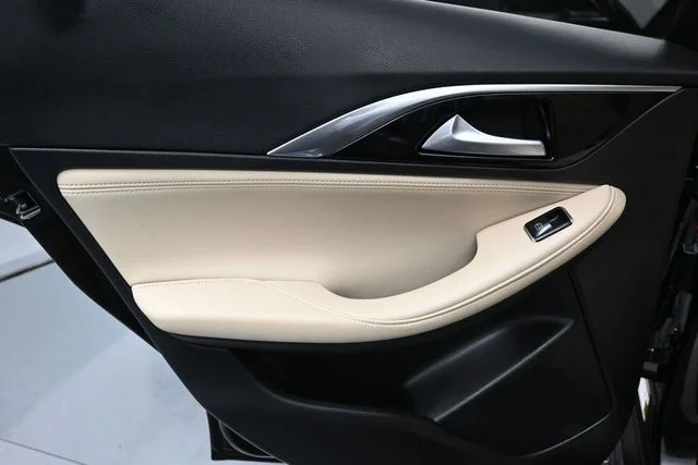 Used 2018 Black INFINITI ESSENTIAL image 9
