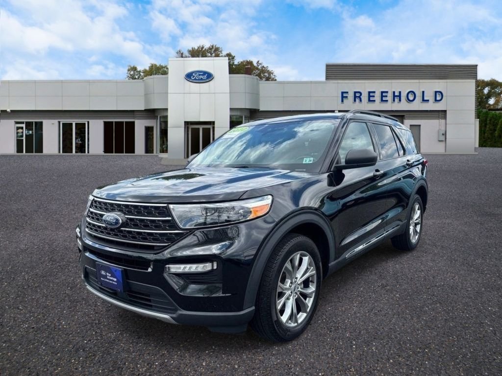 Certified Used 2022 Black Metallic Ford XLT image 4