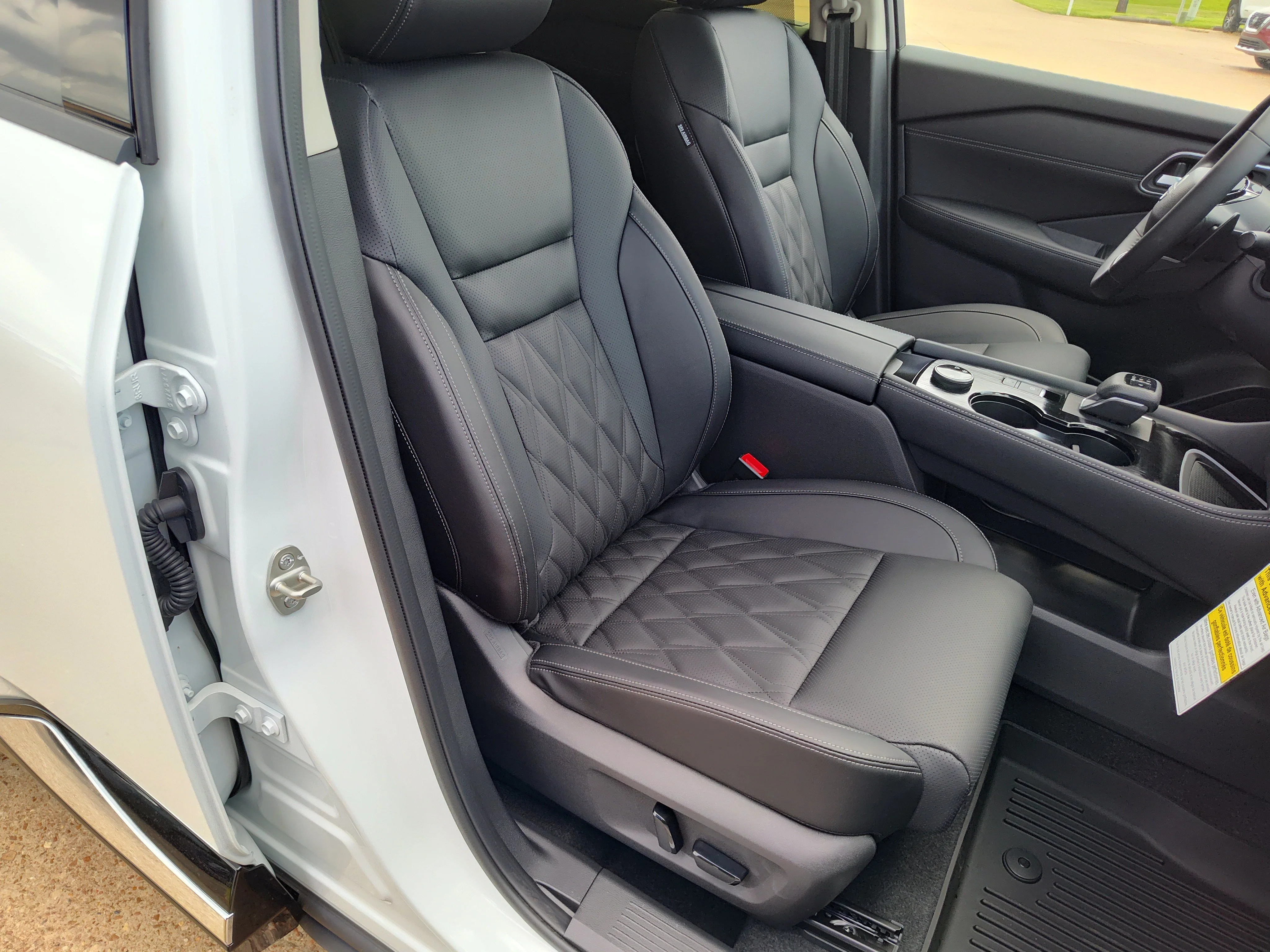 New 2026 Everest White Pearl TriCoat / Super Black Two-tone Nissan Platinum image 12