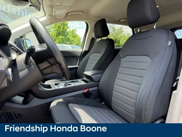 Used 2022 Black Ford SE image 15