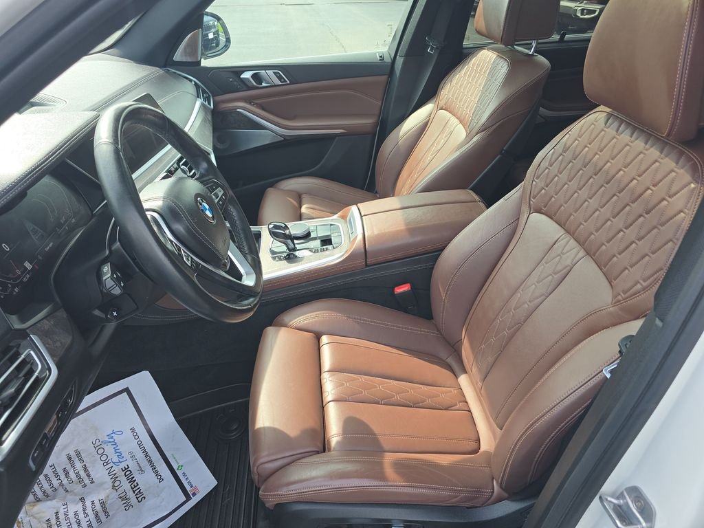 Used 2020 White BMW xDrive50i image 13