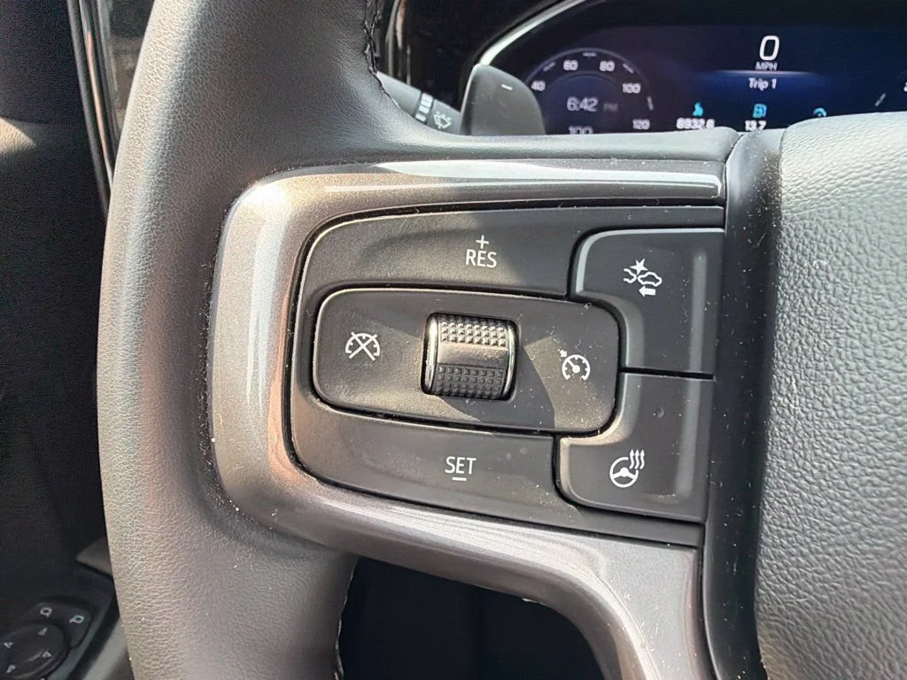 Used 2025 Black Chevrolet ZR2 image 31
