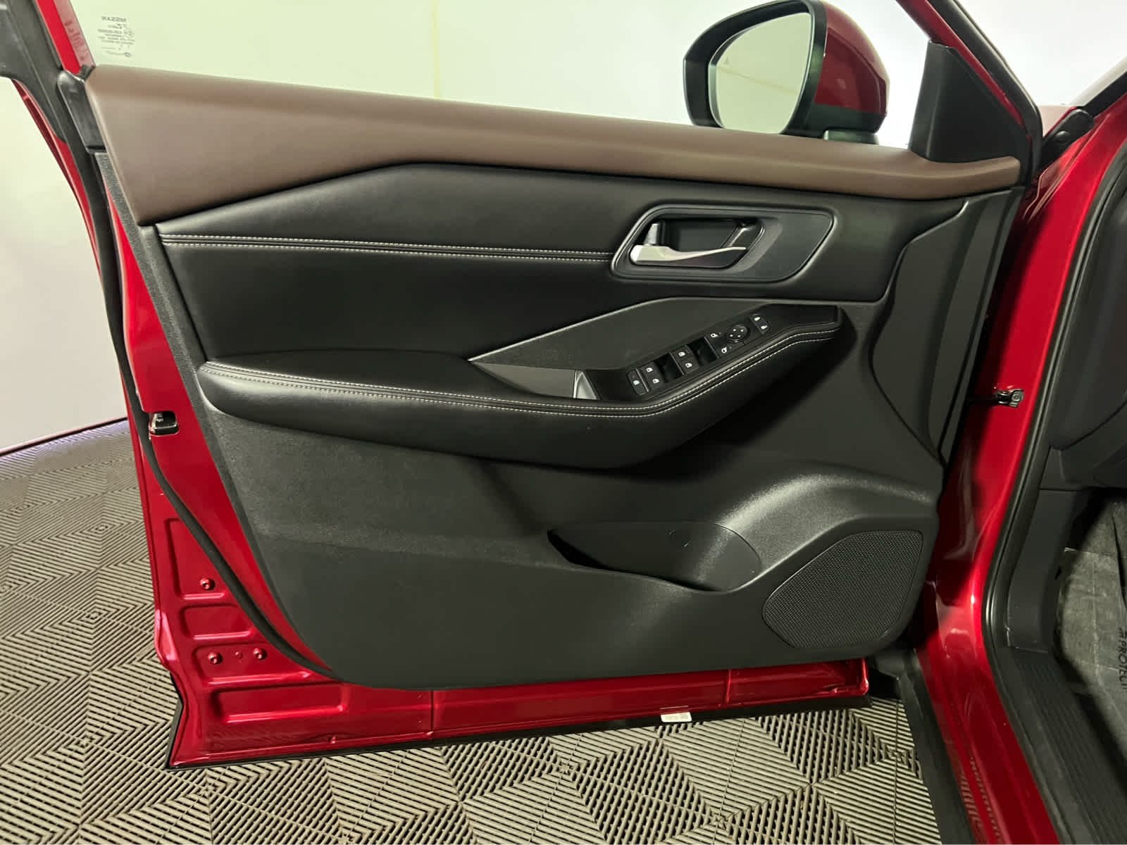 Used 2023 Scarlet Ember Tintcoat Nissan SV image 24
