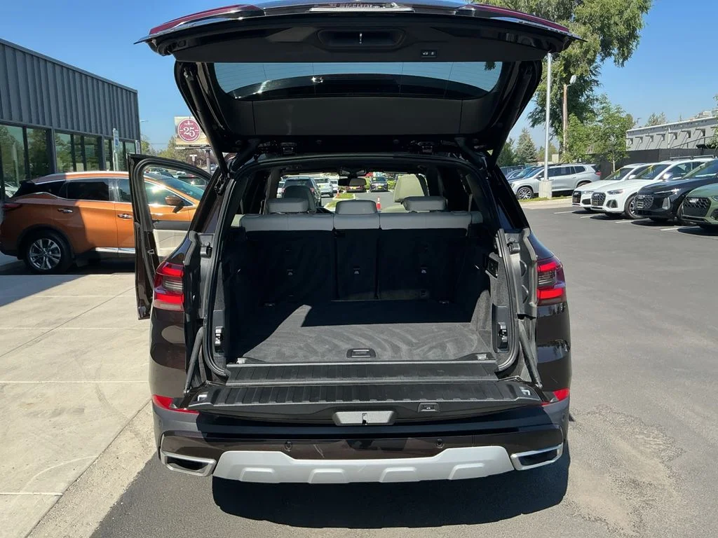 Used 2022 Brown BMW xDrive40i image 23
