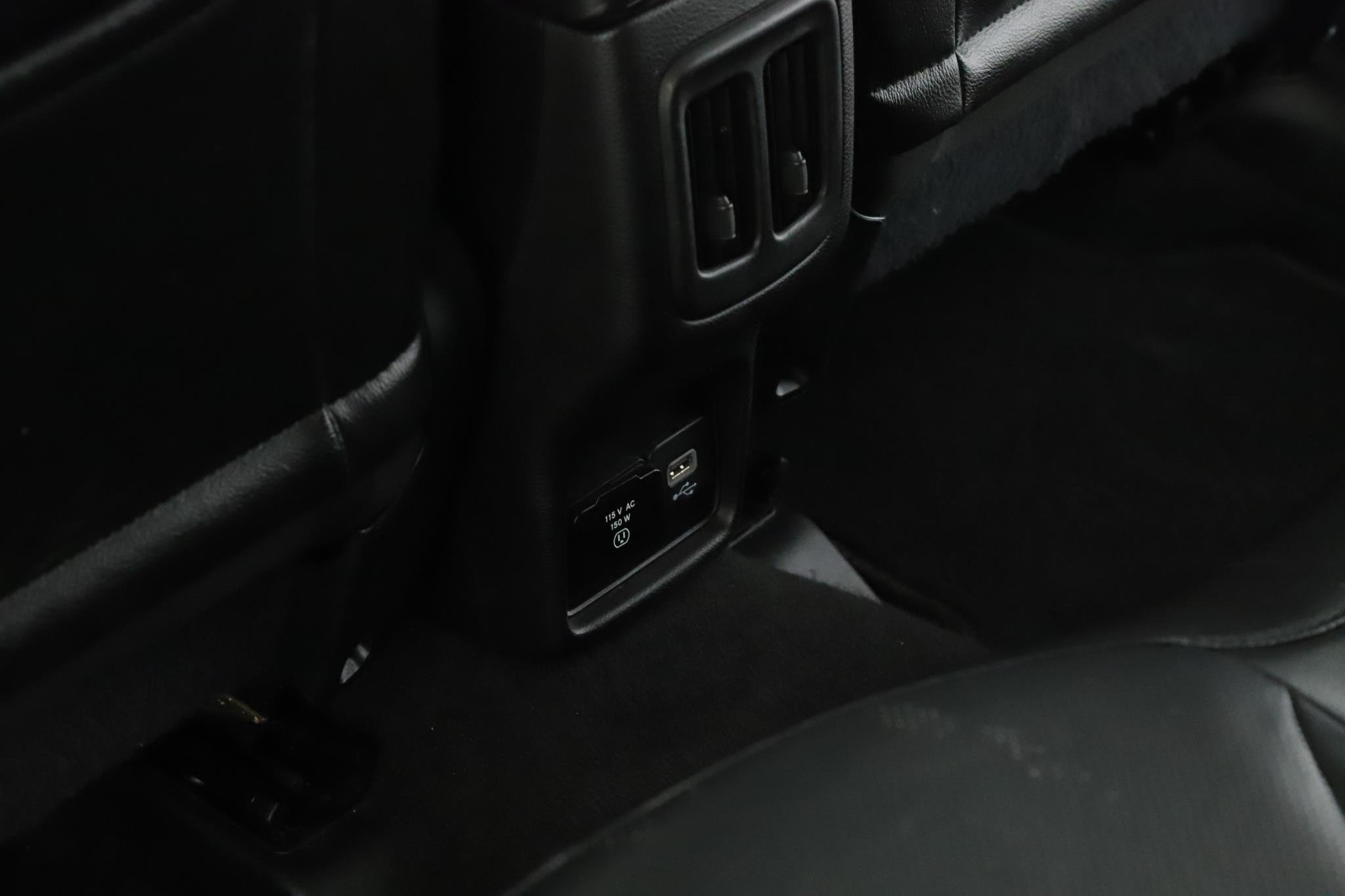 Used 2020 White Clearcoat Jeep Limited 4x4 image 7