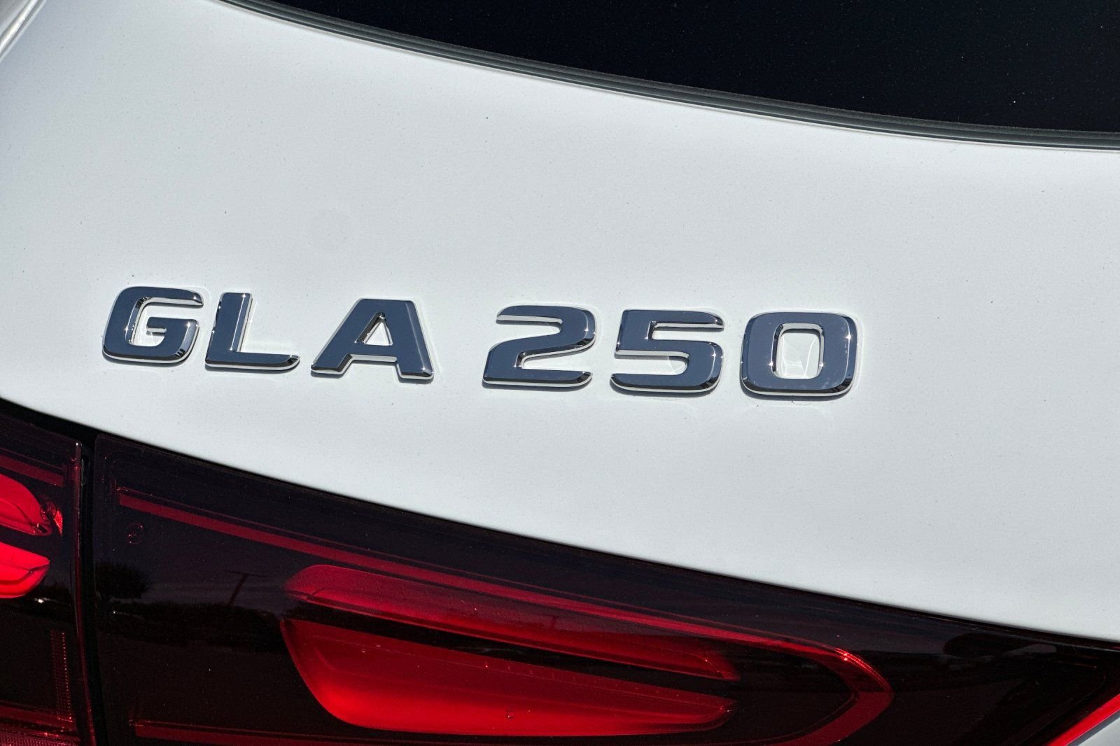 New 2026 White Mercedes-Benz GLA 250 image 26