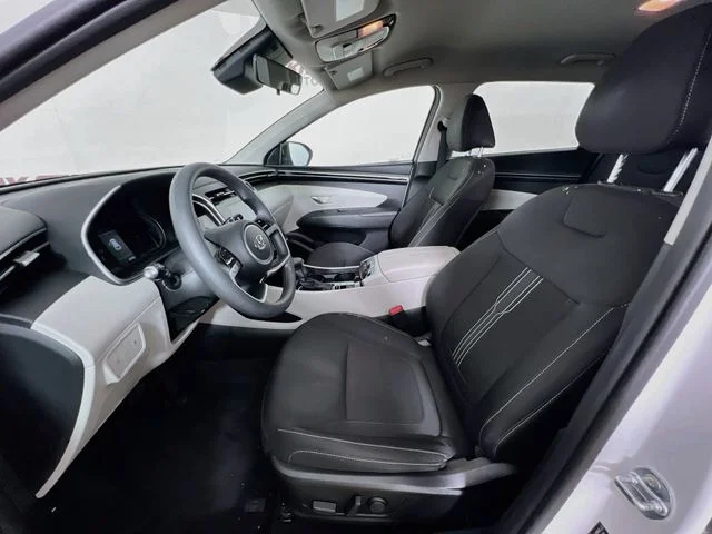 Used 2024 White Hyundai SEL image 9