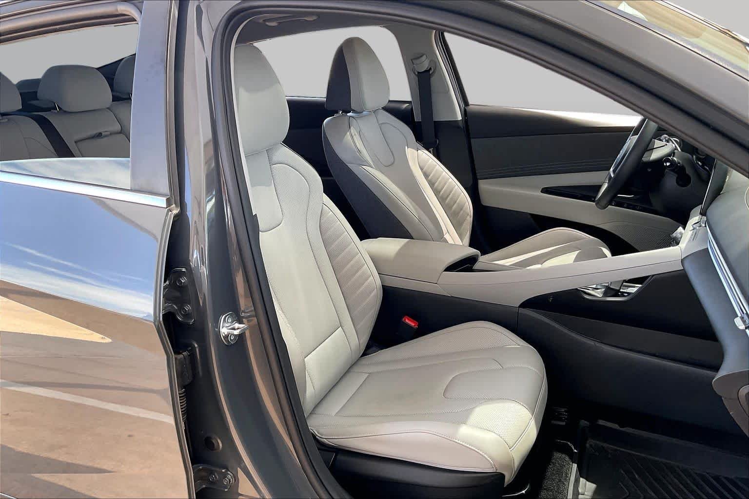 Pre-Owned 2025 Hyundai Elantra Limited