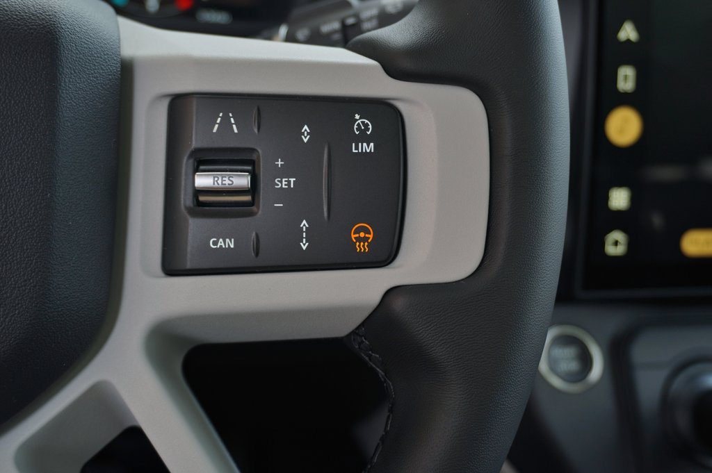 New 2026 Santorini Black Land Rover S image 17