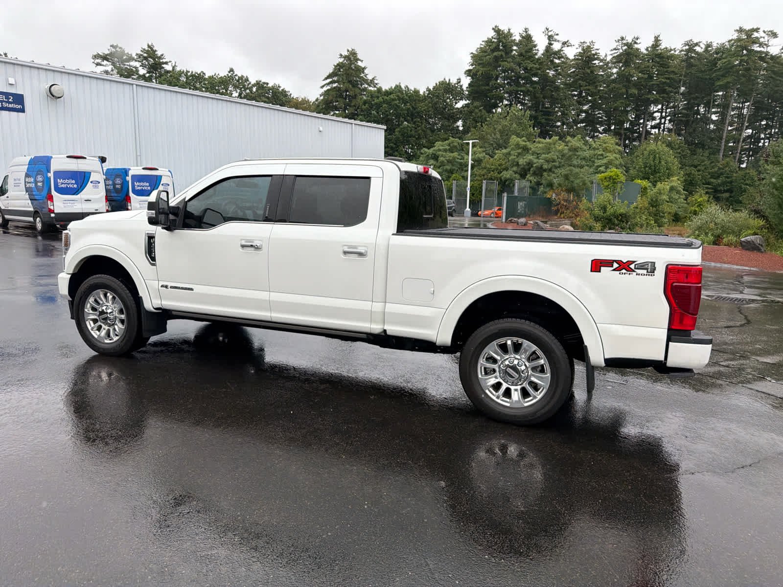Used 2022 Star White Metallic Tri-Coat Ford Limited image 10