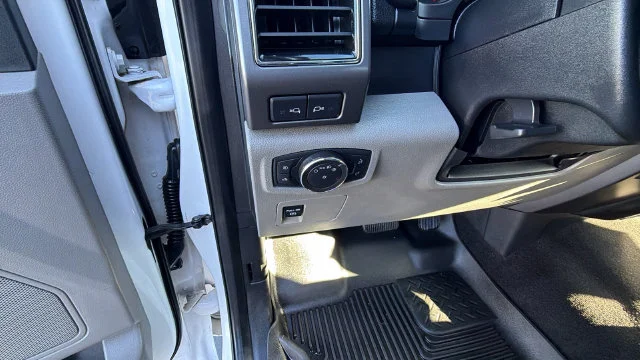 Used 2019 White Ford XLT image 30