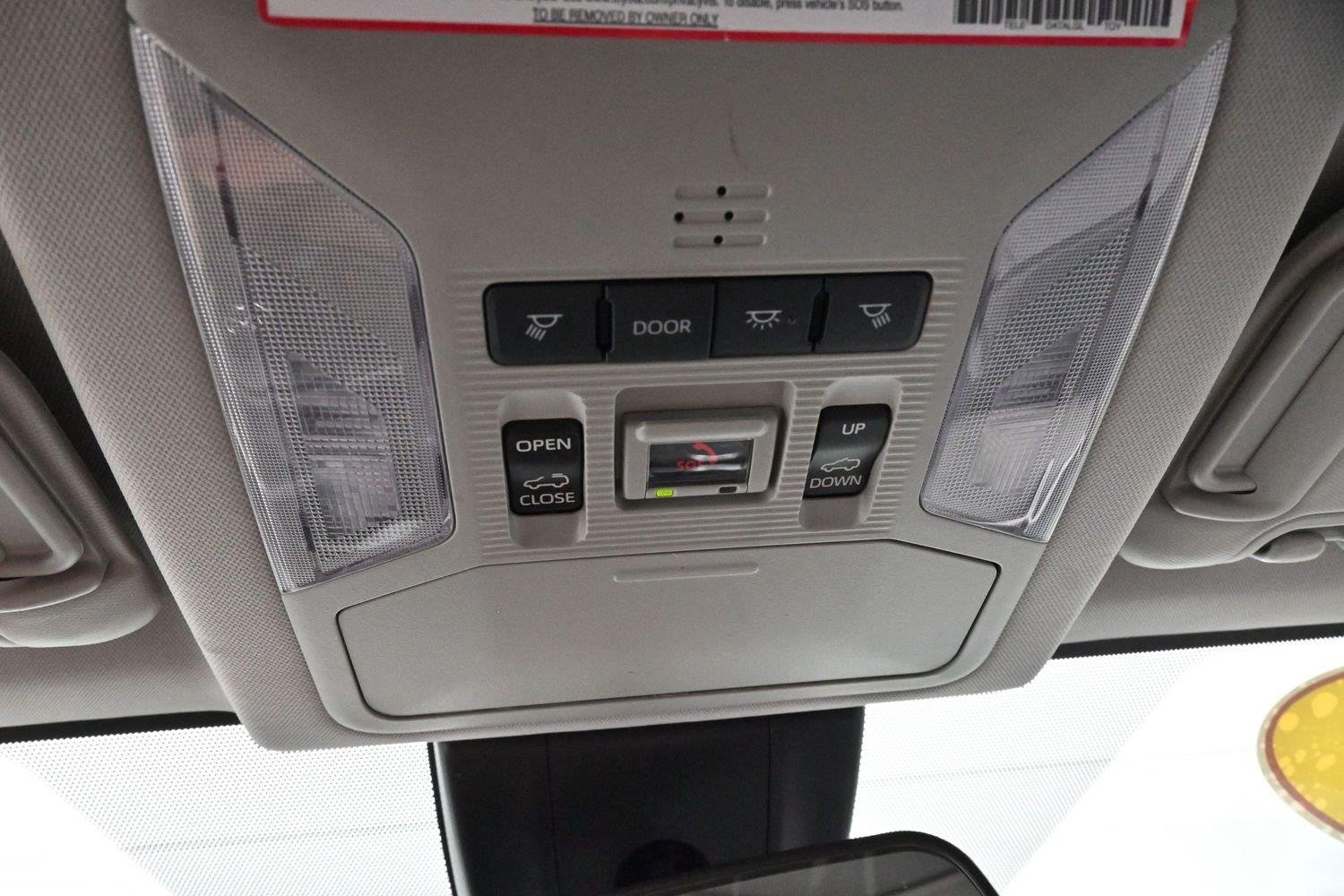 Used 2022 White Toyota XLE image 28