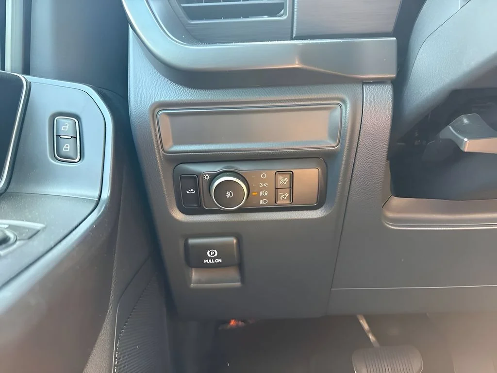 Used 2024 Gray Ford XLT image 24