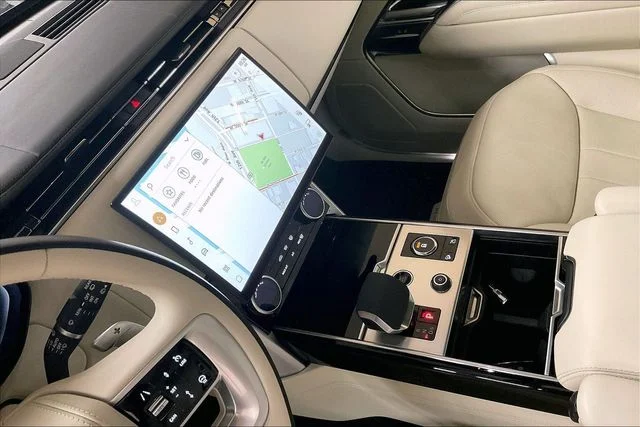 2023 Land Rover Range Rover SE - Photo 23