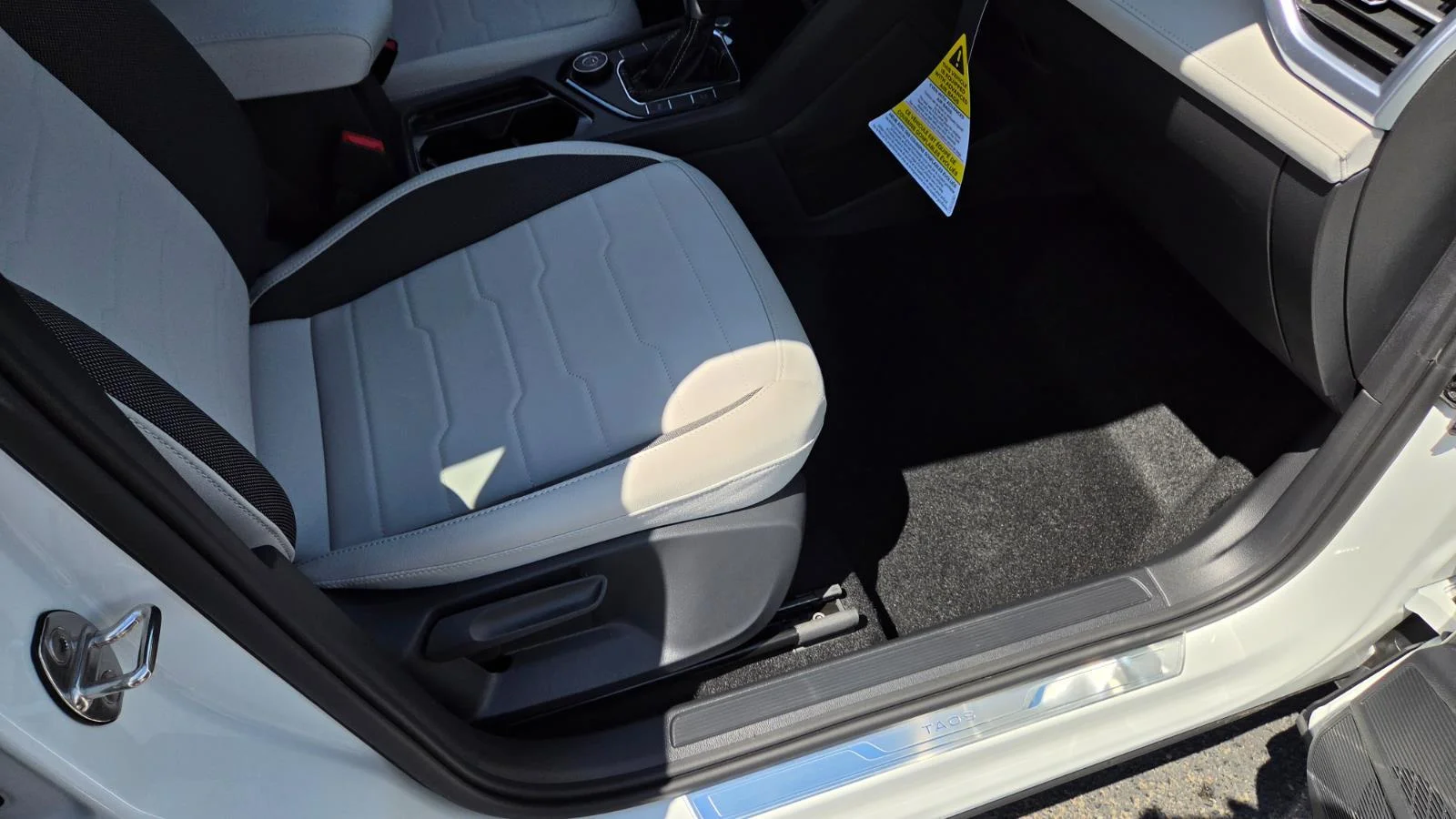 New 2026 Pure White Volkswagen SE image 49