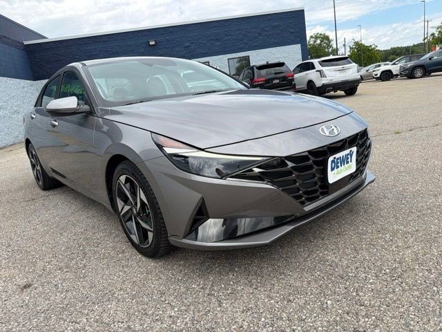 Used 2023 Fluid Metal Hyundai Limited image 7