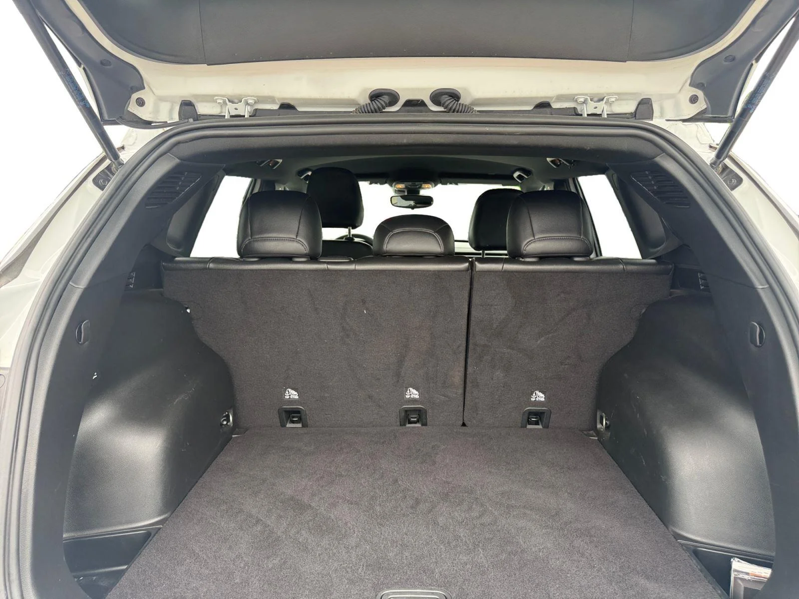 Used 2024 WHITE JEEP LATITUDE 4X4 image 18