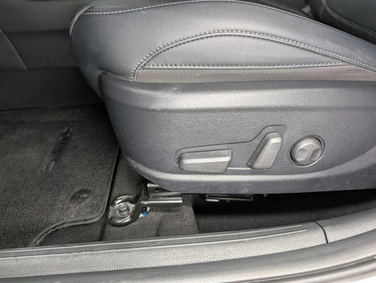 Used 2024 Snow White Pearl Kia SX image 40
