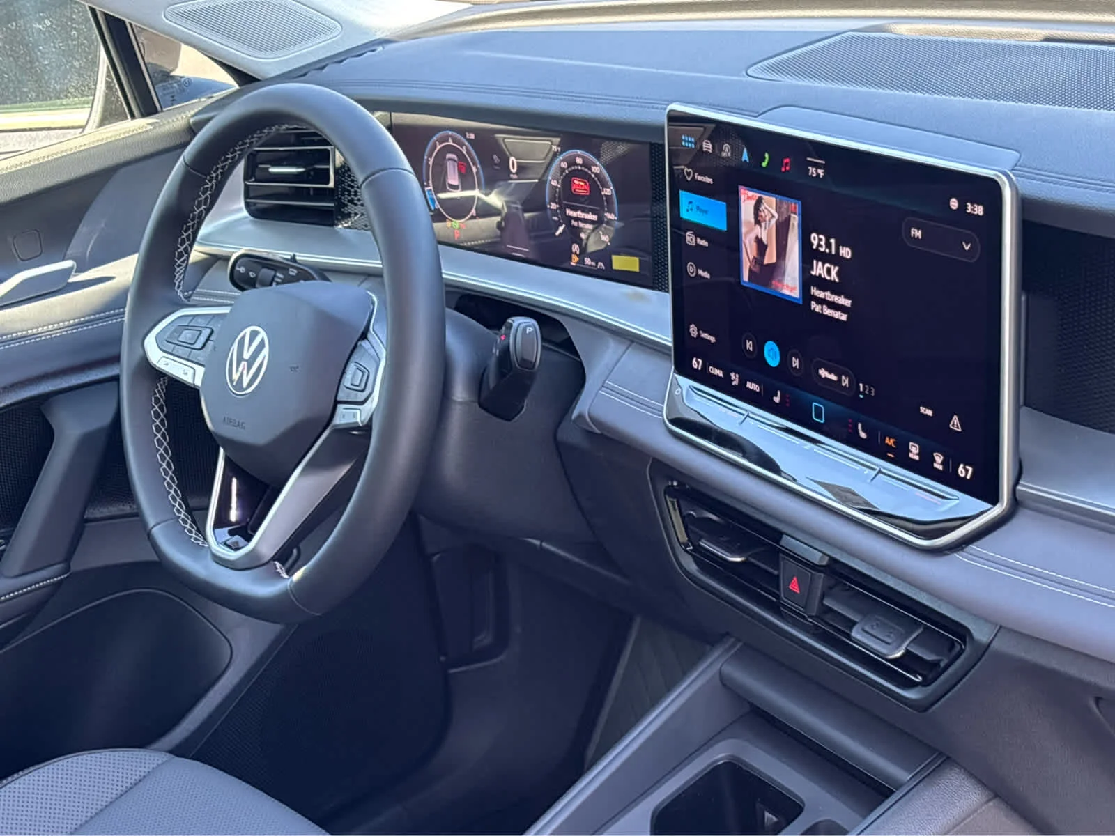 New 2026 DEEP BLACK Volkswagen SE image 20
