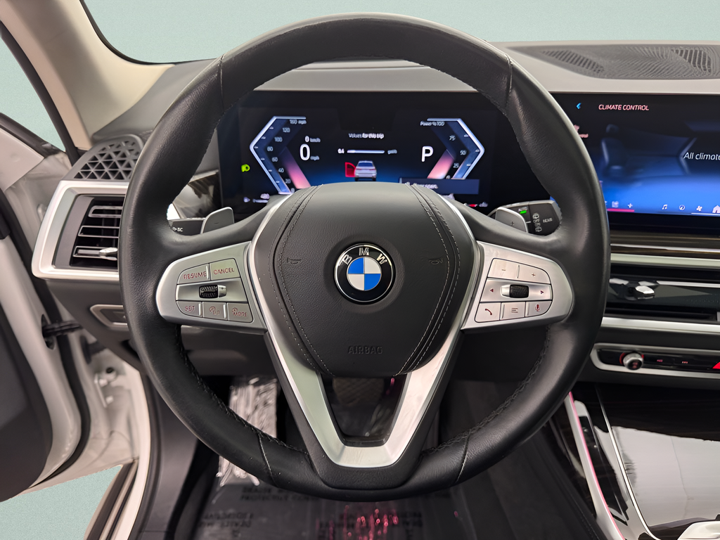 Used 2025 White Metallic BMW xDrive40i image 7