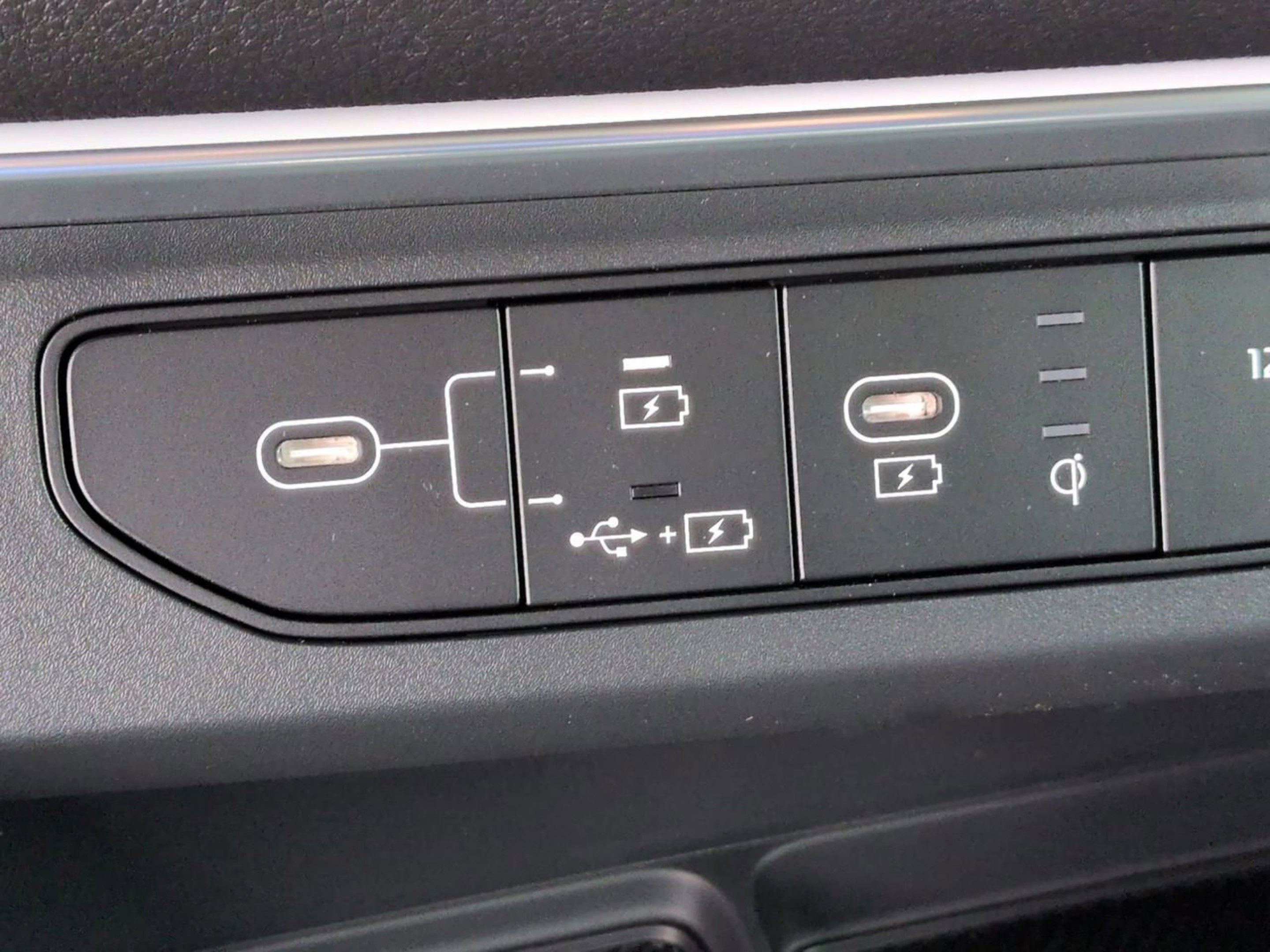New 2026 Ceramic Silver Kia SX Prestige image 21