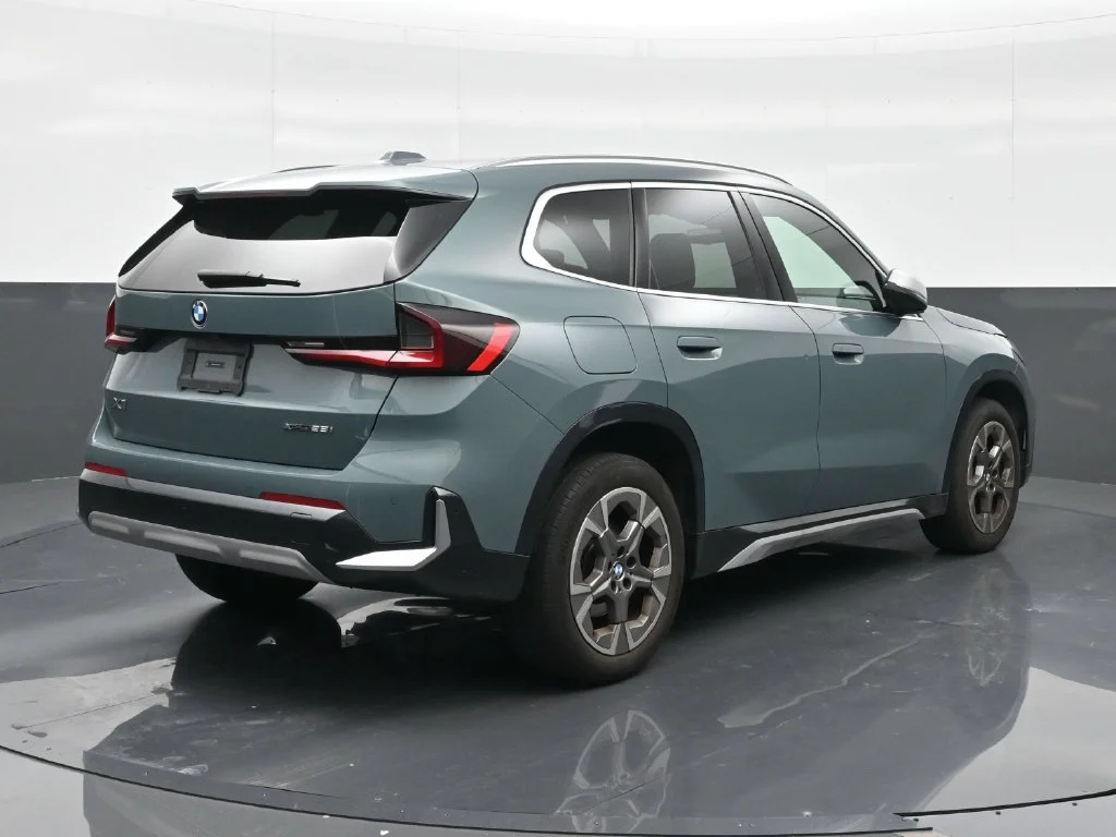 Certified Used 2023 Green BMW xDrive28i image 5