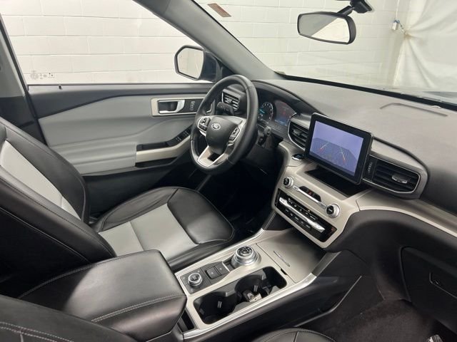 Used 2023 Stone Blue Metallic Ford XLT image 26