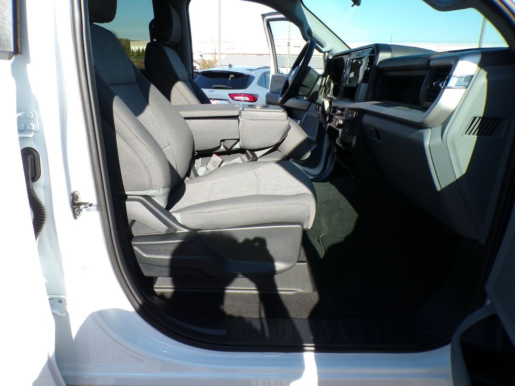 New 2026 Oxford White Ford F-250® XL image 30
