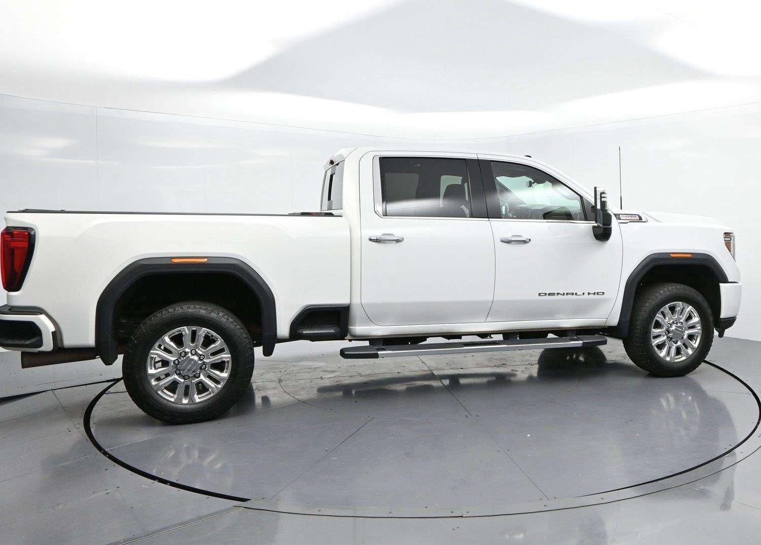 Used 2021 Summit White GMC Denali image 8