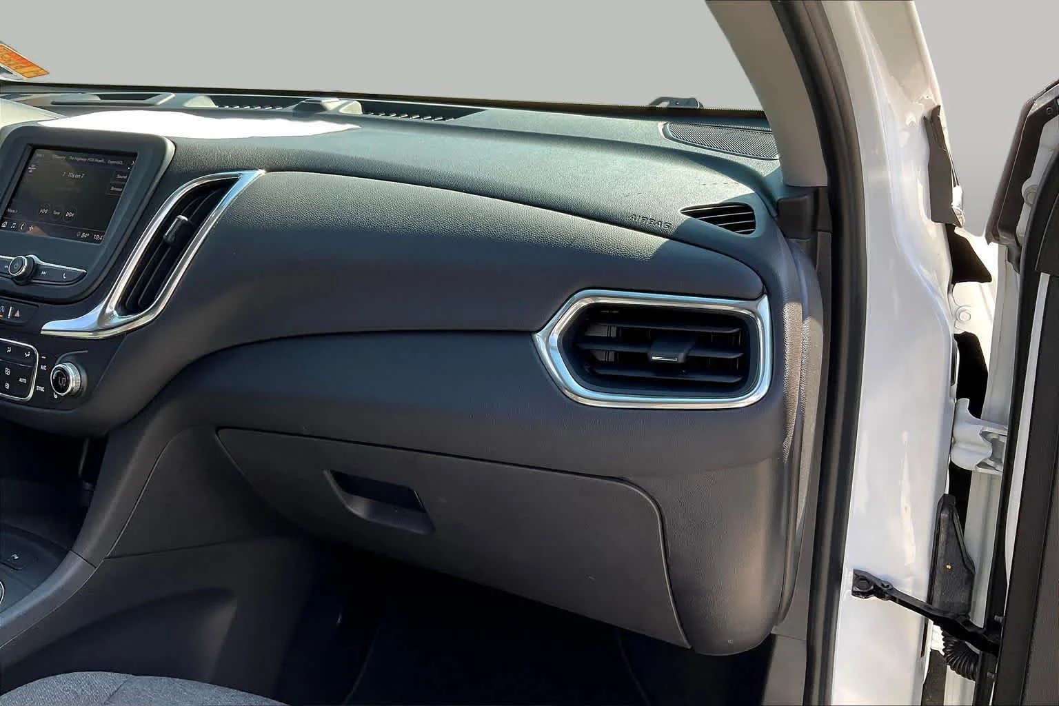 Used 2024 Summit White Chevrolet LT image 35