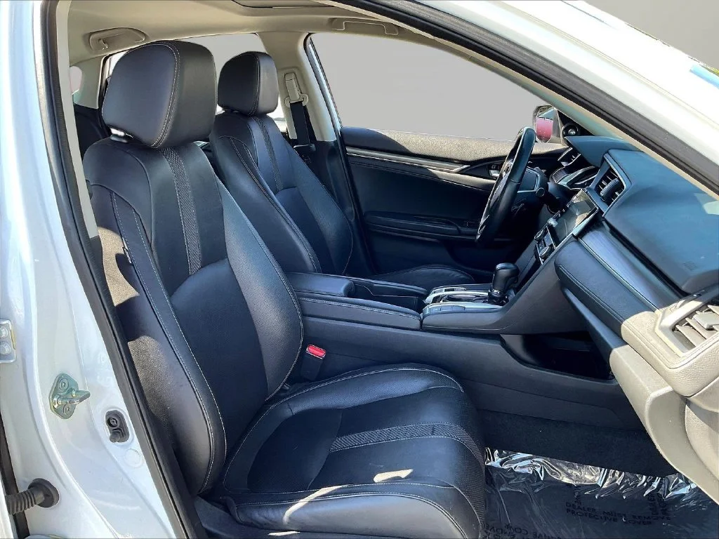 Used 2020 Platinum White Pearl Honda Touring image 29