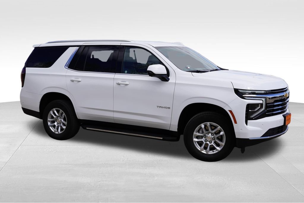 Used 2025 Summit White Chevrolet LT image 2