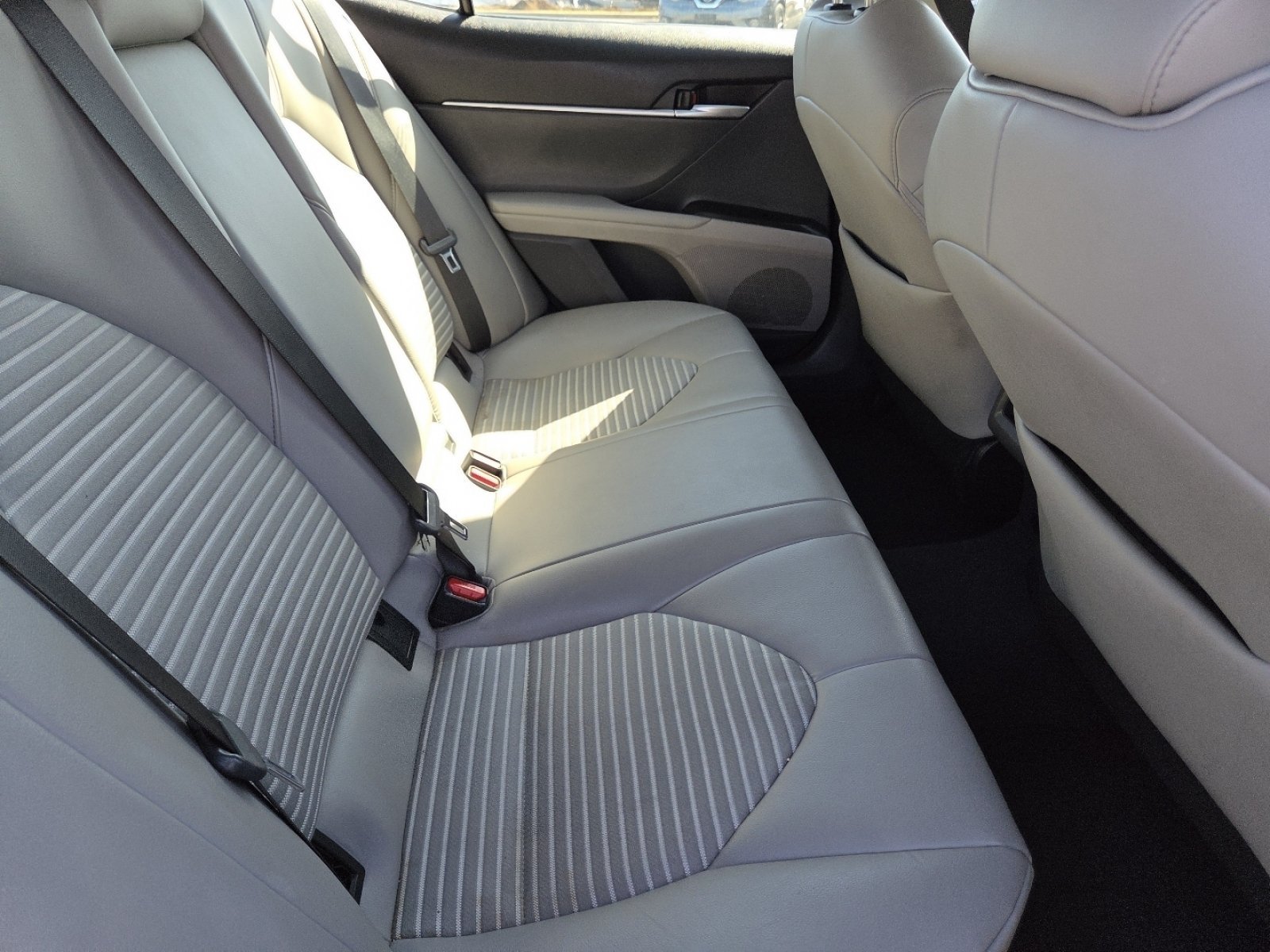 2023 Toyota Camry SE - Photo 22