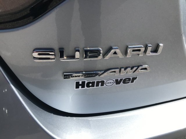 Used 2020 Ice Silver Metallic Subaru Premium image 8