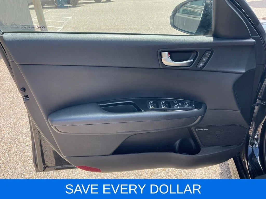Used 2019 Black Kia SX image 13