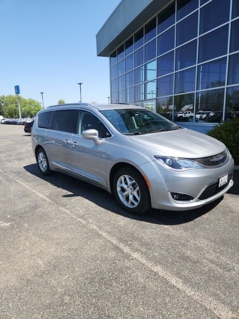 2020 Chrysler Pacifica Touring L's photo