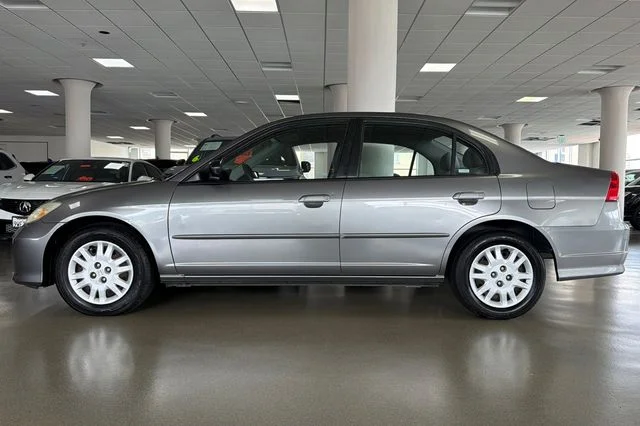 Used 2005 Magnesium Metallic Honda LX image 11