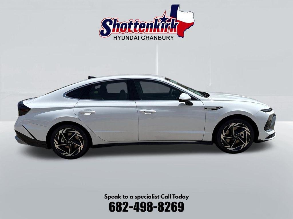 New 2026 White Hyundai SEL Sport image 5