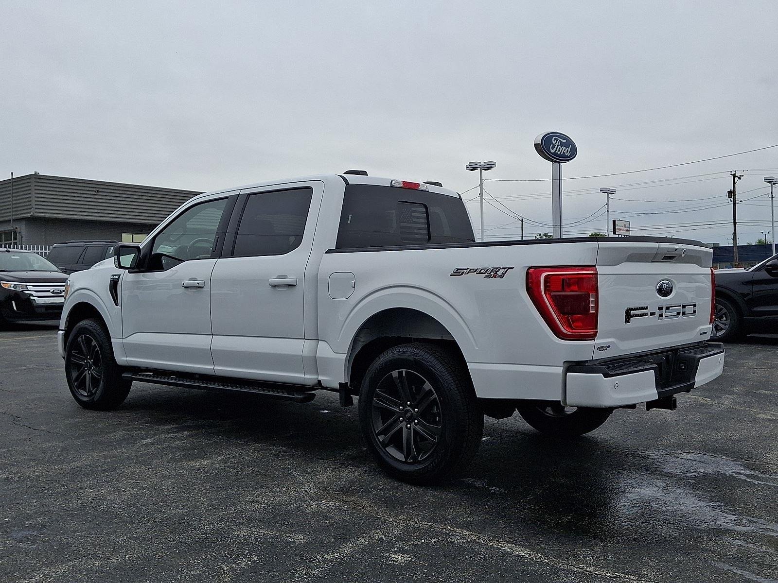 Certified Used 2022 Oxford White Ford XLT image 4