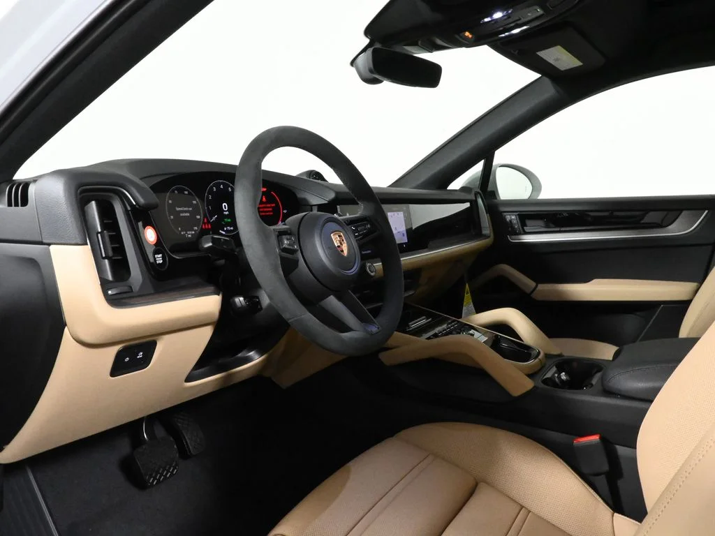 Certified Used 2026 White Porsche  image 4