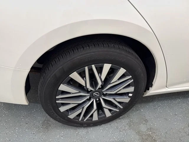 2025 Nissan Altima SV - Photo 9
